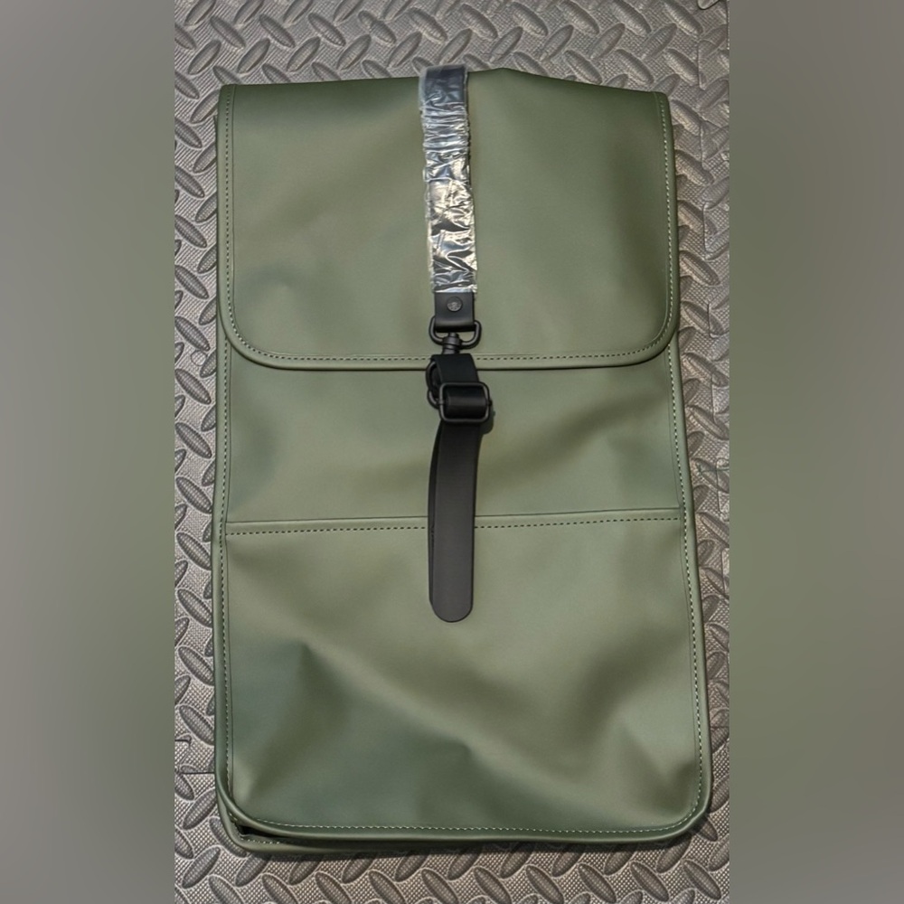 NWT Rains Unisex Evergreen Backpack Waterproof MSRP‎ 110 Functional Minimalist